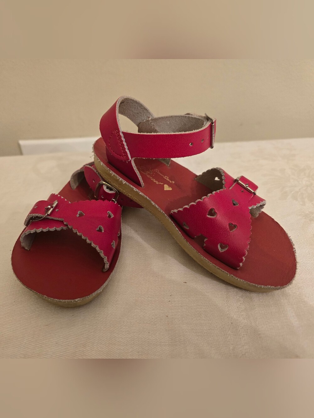 Sun San Sweetheart Red Heart Cutout Ankle Strap Waterproof Sandals Size 9